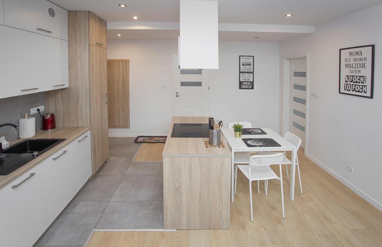 Urban Jungle Apartment In The City Center ビャウィストク エクステリア 写真