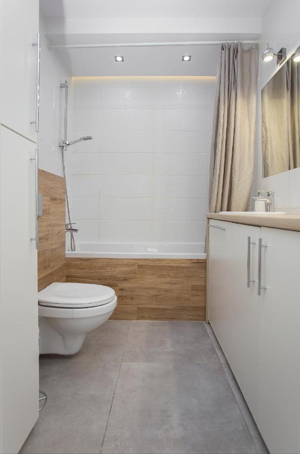 Urban Jungle Apartment In The City Center ビャウィストク エクステリア 写真