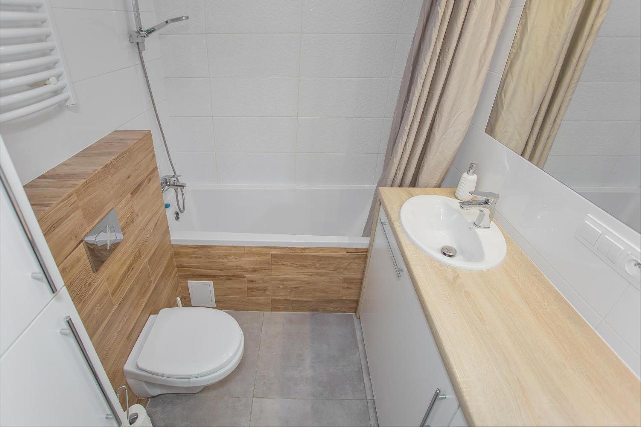 Urban Jungle Apartment In The City Center ビャウィストク エクステリア 写真