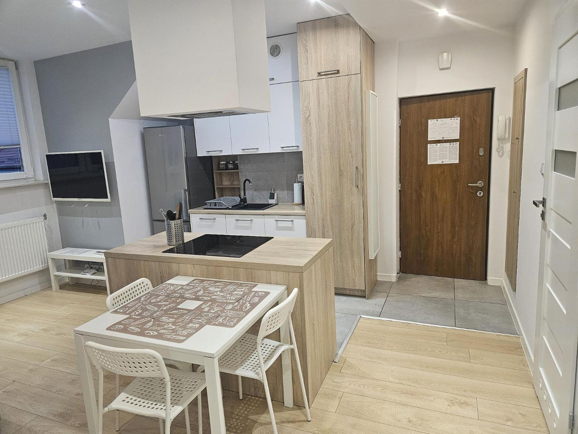 Urban Jungle Apartment In The City Center ビャウィストク エクステリア 写真